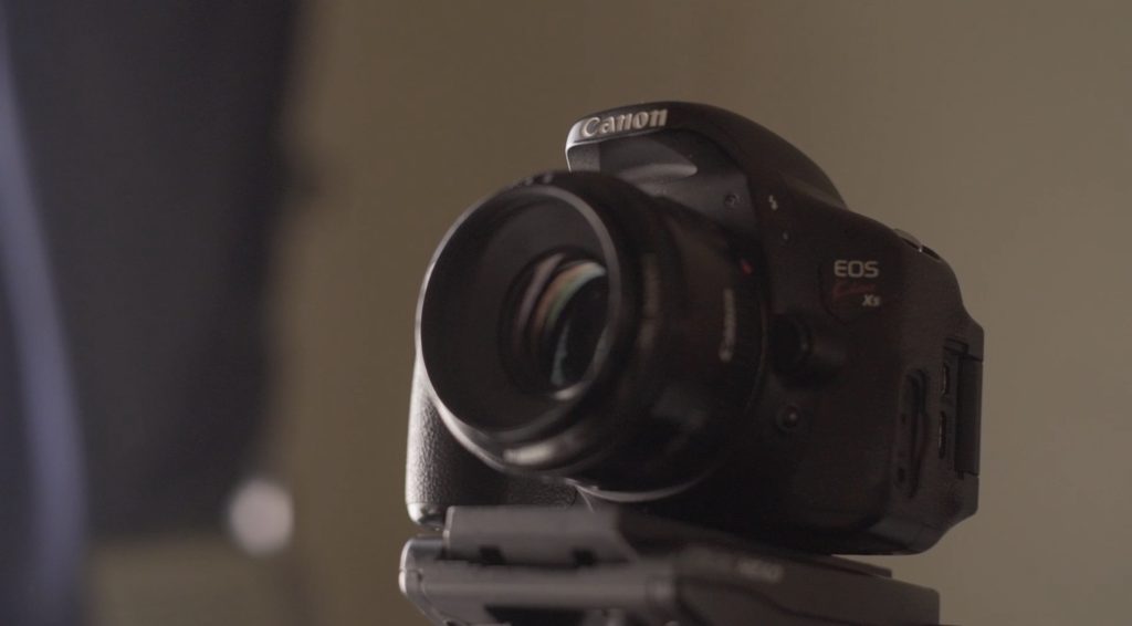 8年前に発売された一眼レフでも動画撮影ってできるの？Canon Kiss X5を使って短編映画を撮ってみた！ | Curioscene (キュ